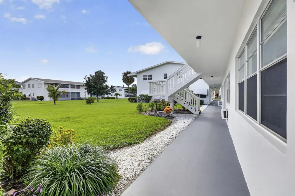 104 E EASTHAMPTON E #1 West Palm Beach, FL 33417