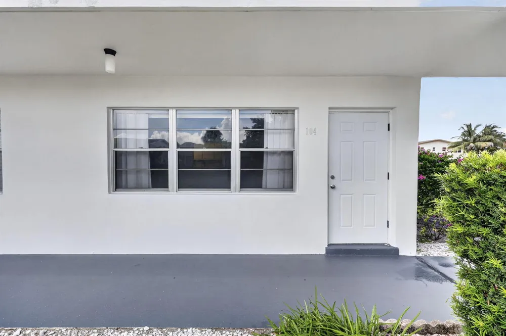 104 E EASTHAMPTON E #1 West Palm Beach, FL 33417