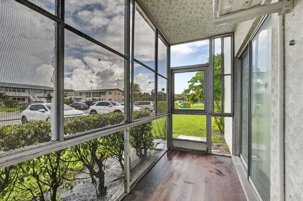 104 E EASTHAMPTON E #1 West Palm Beach, FL 33417