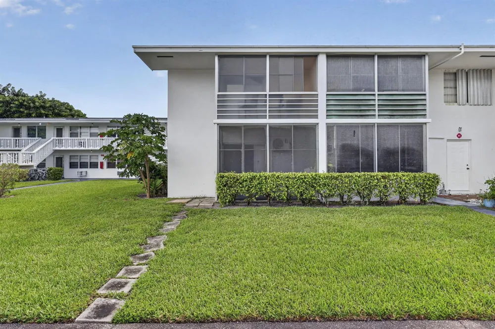 104 E EASTHAMPTON E #1 West Palm Beach, FL 33417