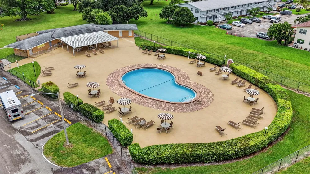 104 E EASTHAMPTON E #1 West Palm Beach, FL 33417
