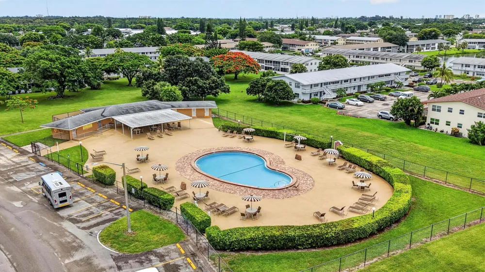 104 E EASTHAMPTON E #1 West Palm Beach, FL 33417