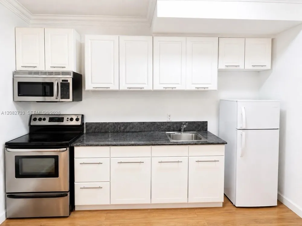 3025 Indian Creek Dr #203 Miami Beach, FL 33140