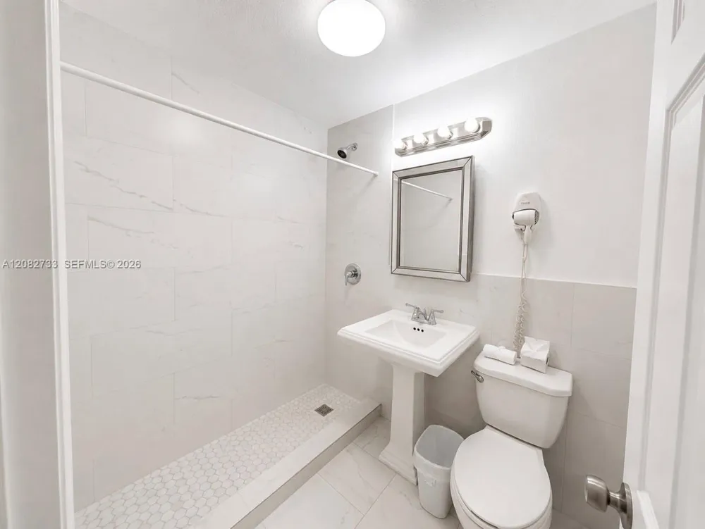 3025 Indian Creek Dr #203 Miami Beach, FL 33140