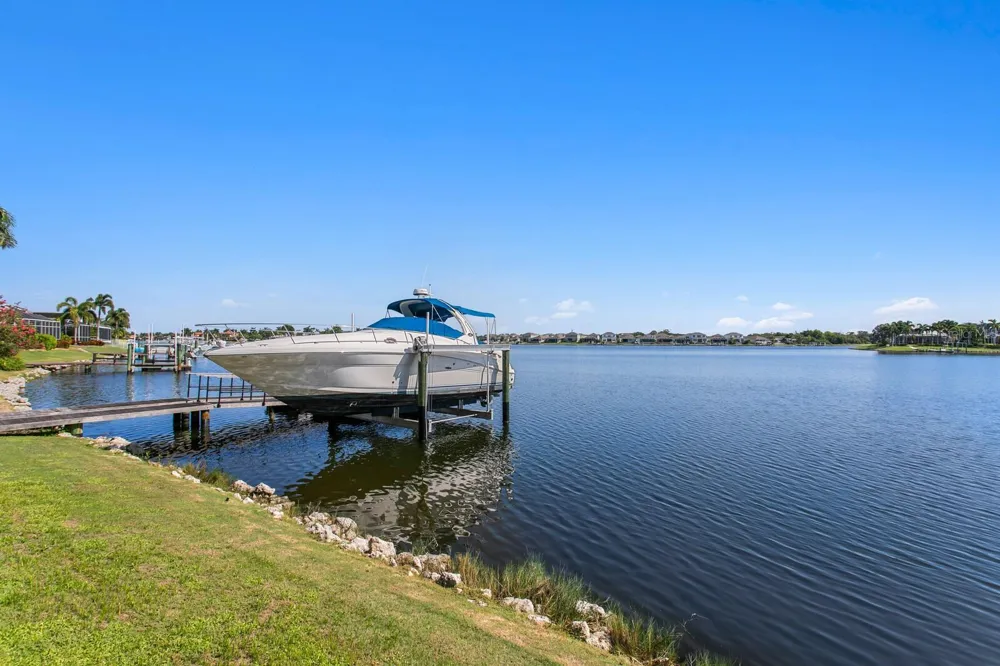 5233 BRIGHTON SHORE DRIVE Apollo Beach, FL 33572