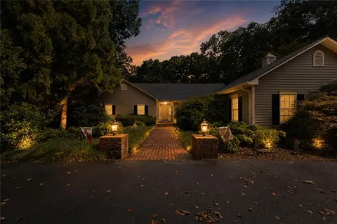 731 Hidden Lakes Trail