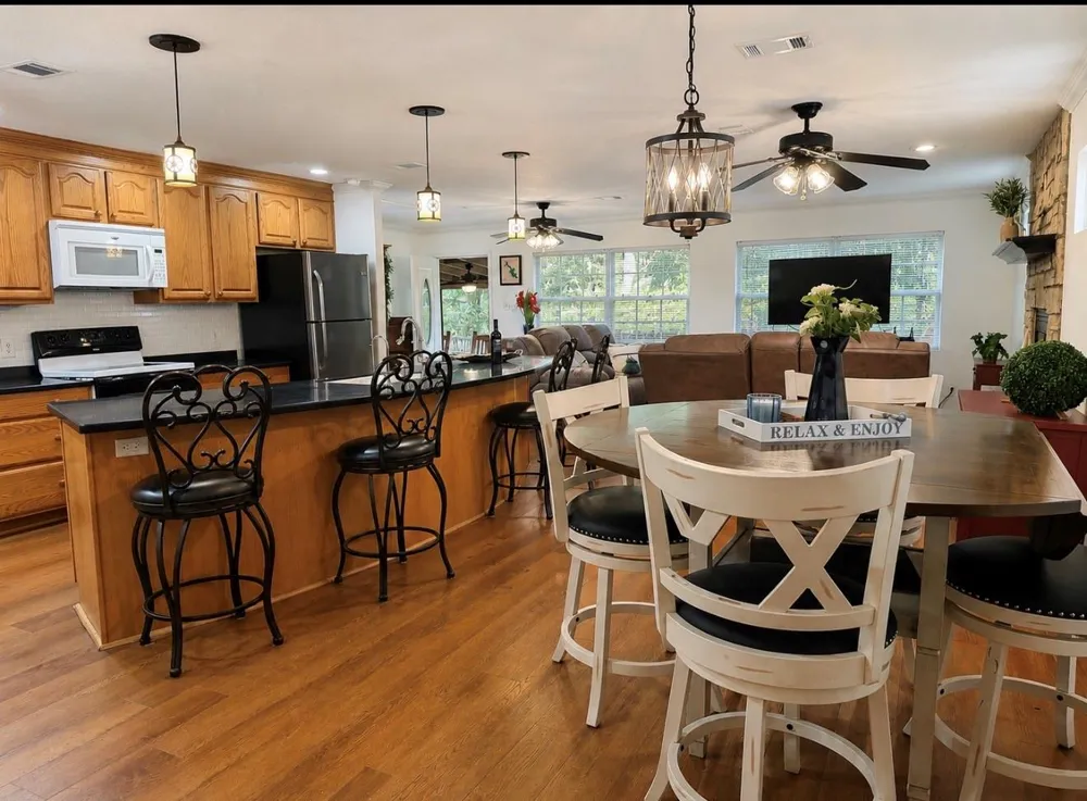 231 Pine Shadows Drive Livingston, TX 77351