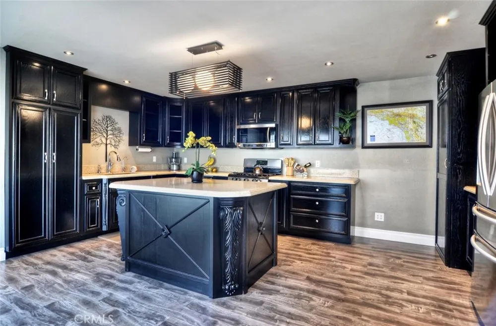 63 Dartmouth Irvine, CA 92612