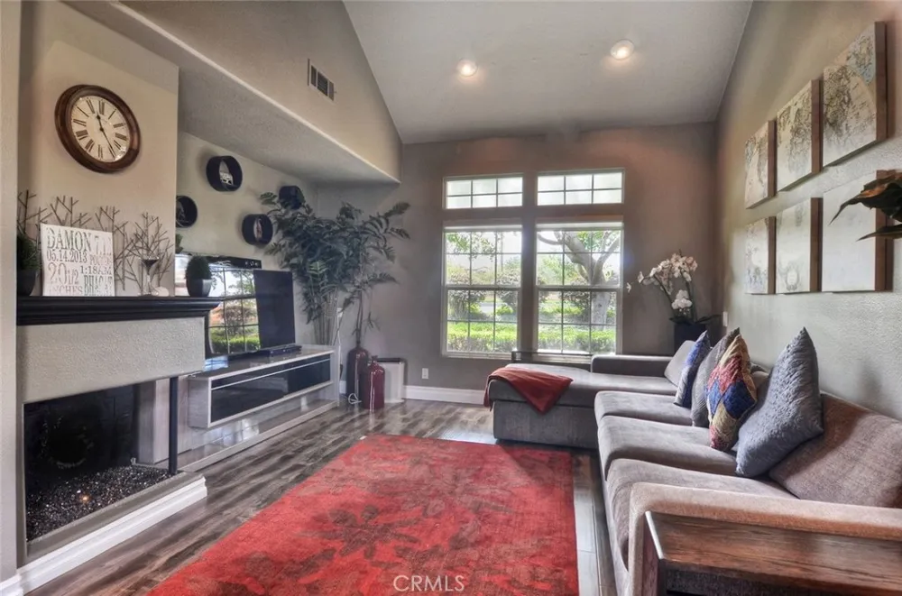 63 Dartmouth Irvine, CA 92612
