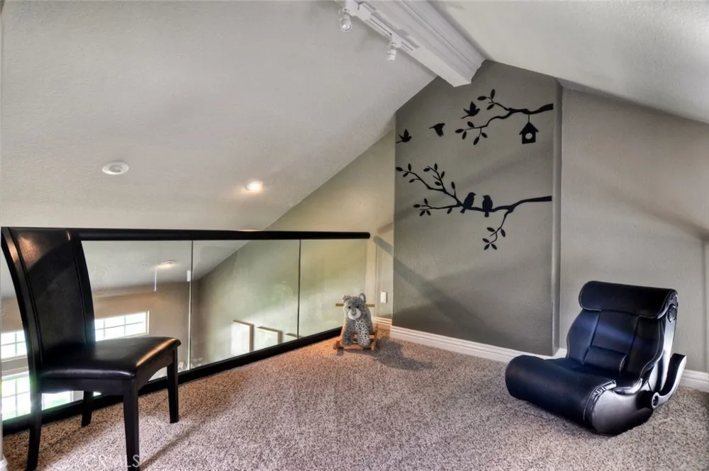 63 Dartmouth Irvine, CA 92612
