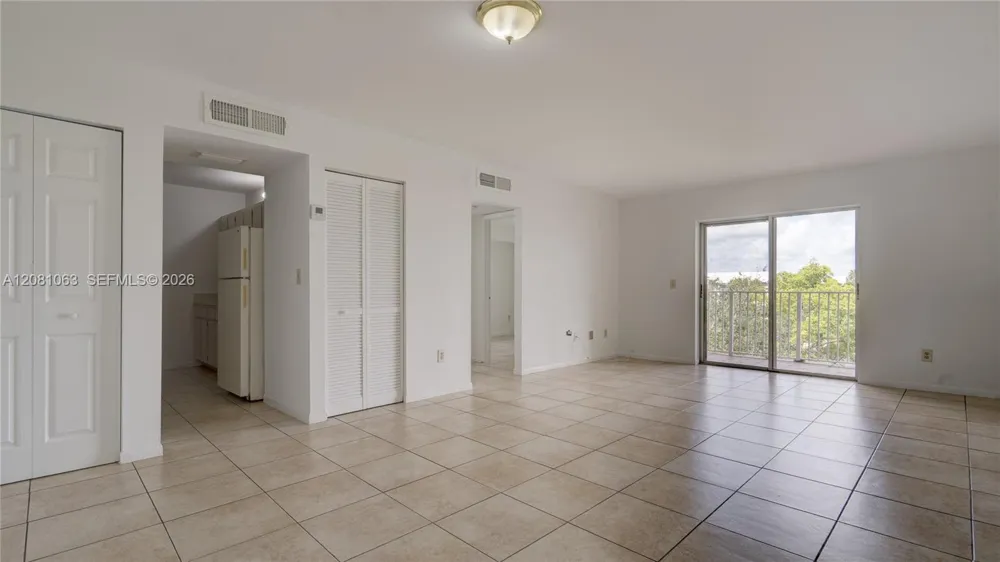 8260 SW 210th St #308 Cutler Bay, FL 33189