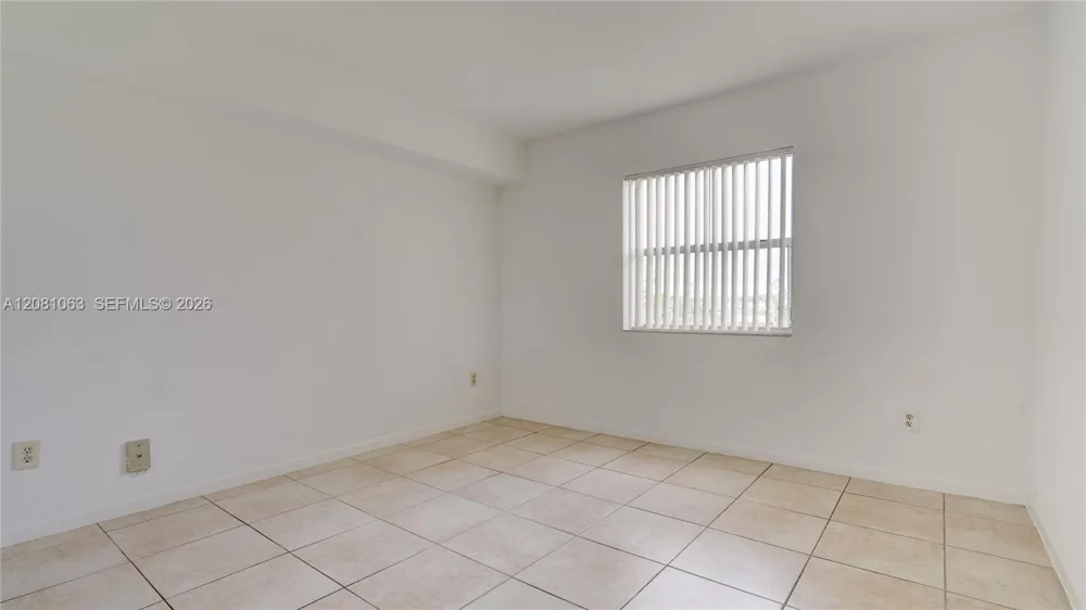 8260 SW 210th St #308 Cutler Bay, FL 33189