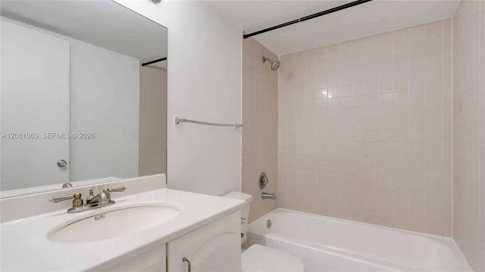 8260 SW 210th St #308 Cutler Bay, FL 33189
