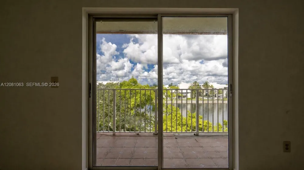 8260 SW 210th St #308 Cutler Bay, FL 33189