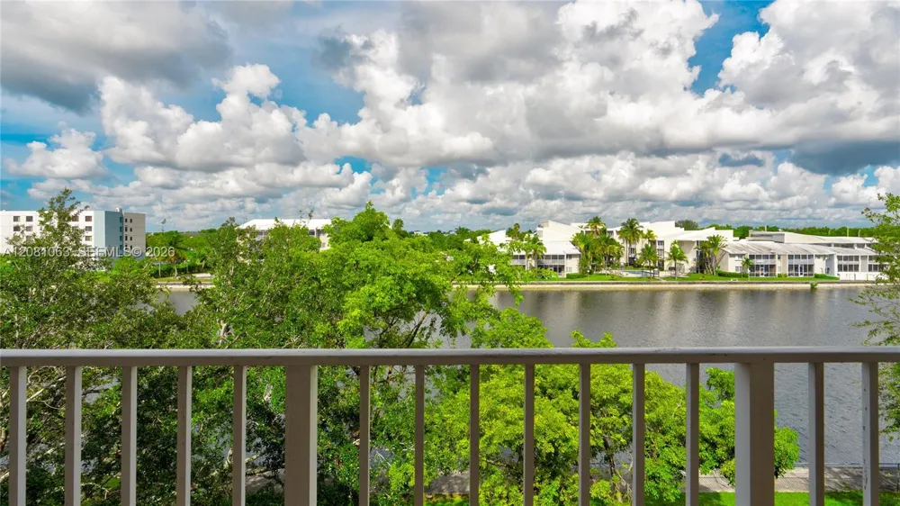 8260 SW 210th St #308 Cutler Bay, FL 33189