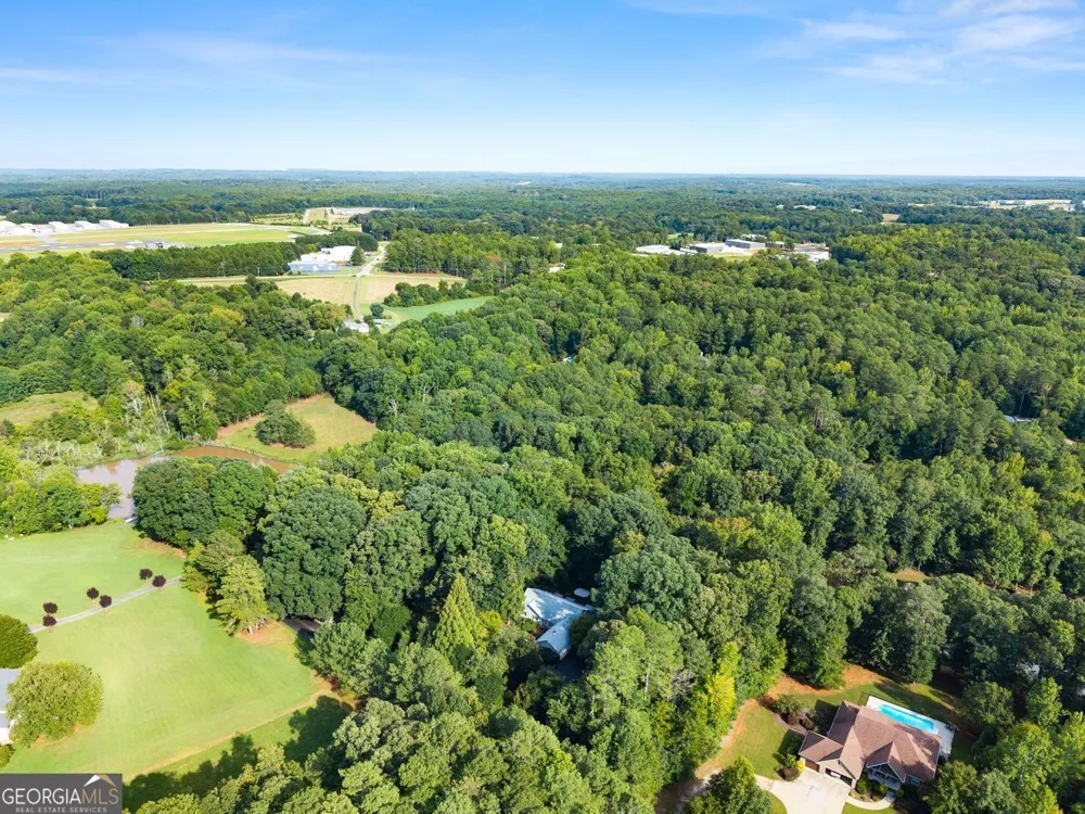 731 Hidden Lakes TRL Jefferson, GA 30549
