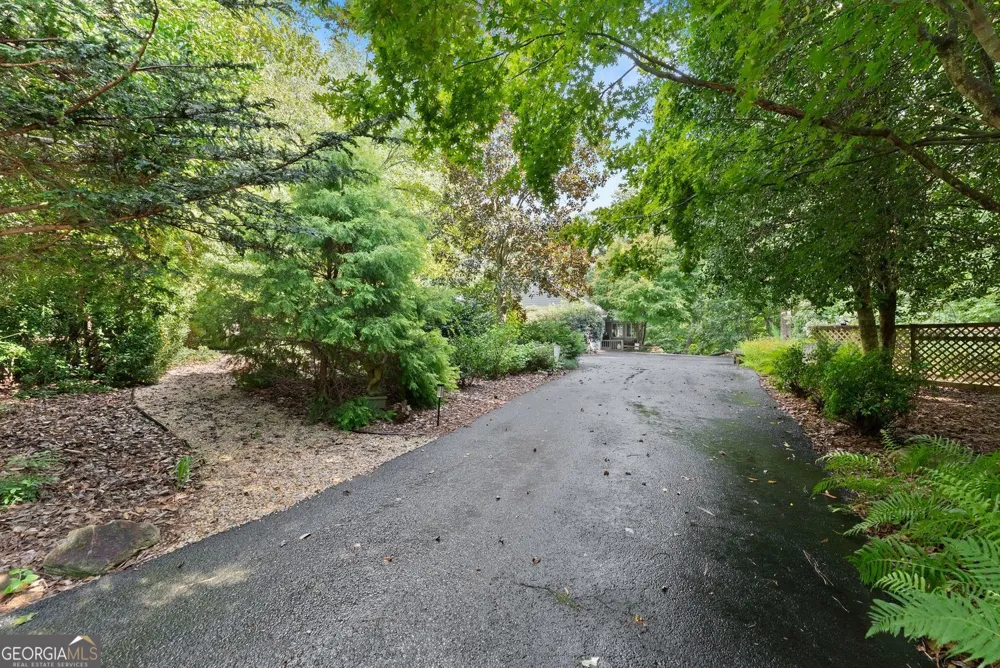 731 Hidden Lakes TRL Jefferson, GA 30549