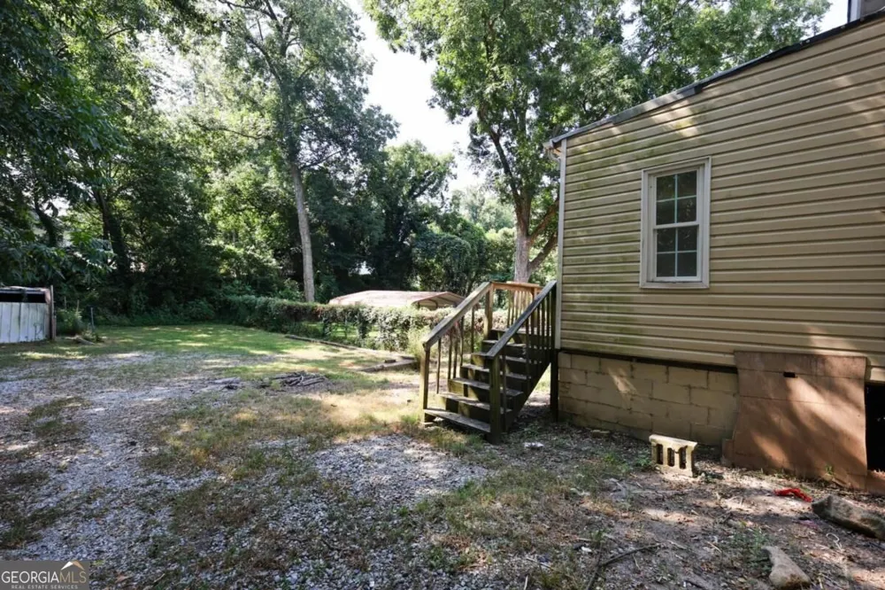 2069 Bolton RD NW Atlanta, GA 30318