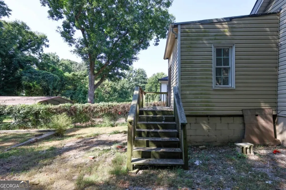 2069 Bolton RD NW Atlanta, GA 30318