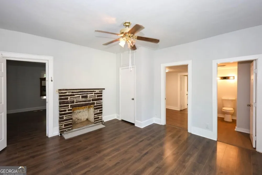 2069 Bolton RD NW Atlanta, GA 30318