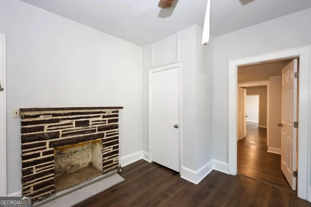 2069 Bolton RD NW Atlanta, GA 30318