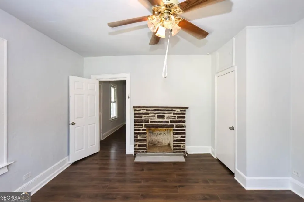 2069 Bolton RD NW Atlanta, GA 30318
