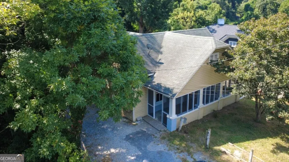 2069 Bolton RD NW Atlanta, GA 30318