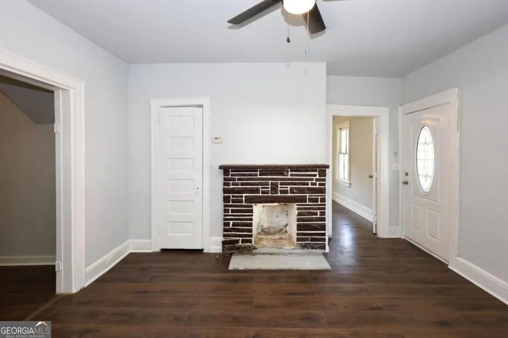 2069 Bolton RD NW Atlanta, GA 30318