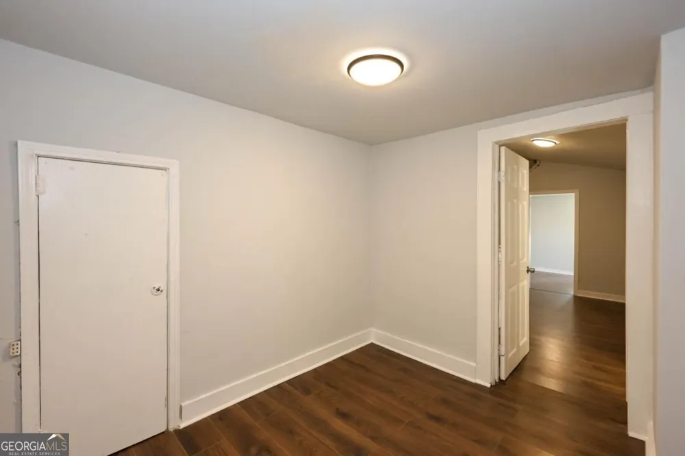 2069 Bolton RD NW Atlanta, GA 30318