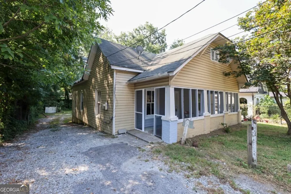 2069 Bolton RD NW Atlanta, GA 30318
