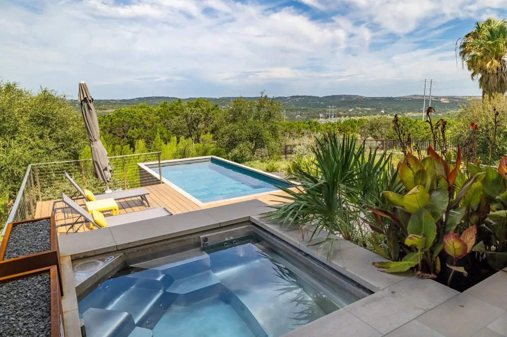 3610 Crosswind Drive Spicewood, TX 78669
