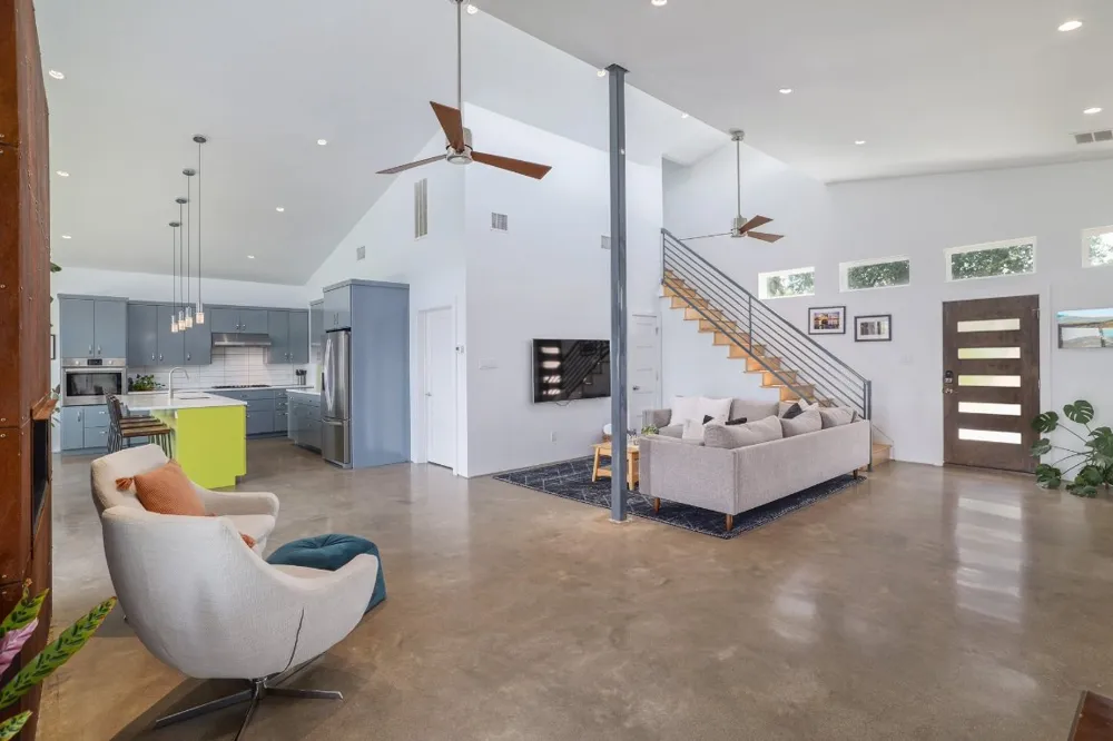 3610 Crosswind Drive Spicewood, TX 78669