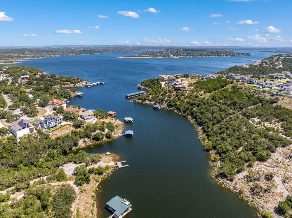 3610 Crosswind Drive Spicewood, TX 78669