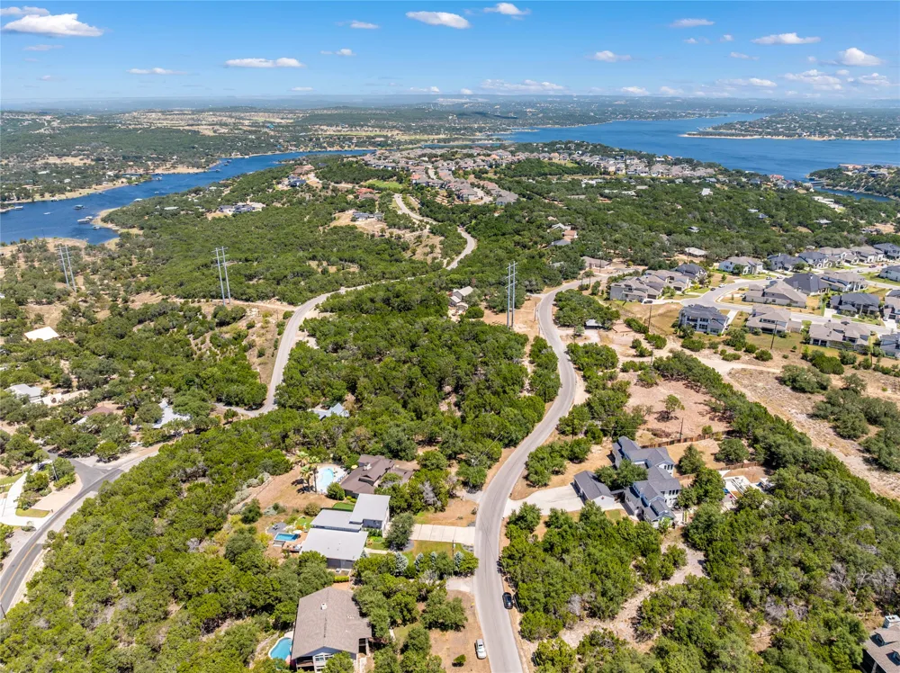 3610 Crosswind Drive Spicewood, TX 78669