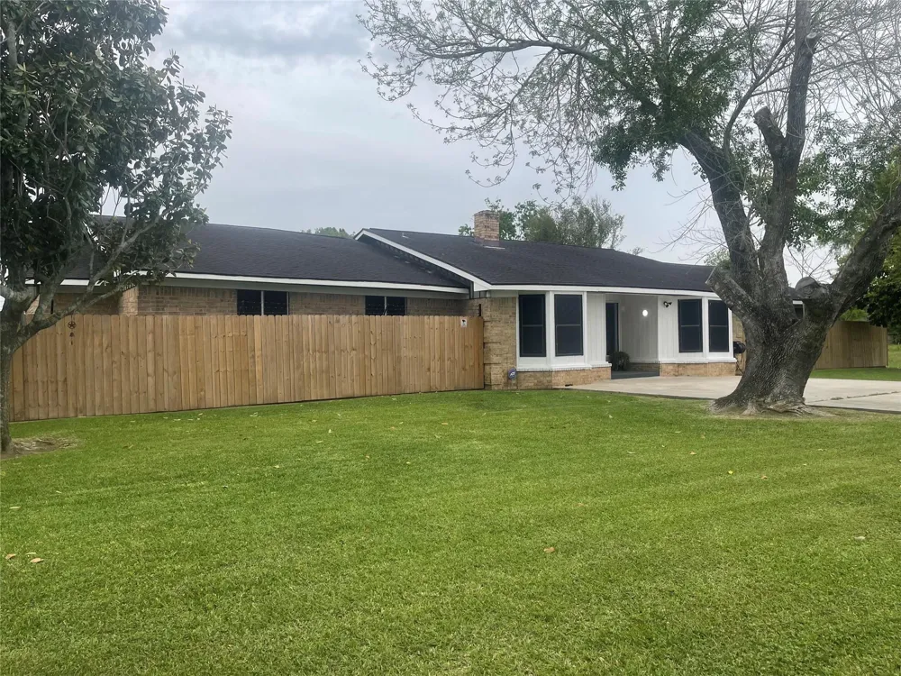 5001 Texas Avenue La Marque, TX 77568