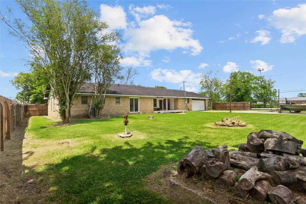 5001 Texas Avenue La Marque, TX 77568
