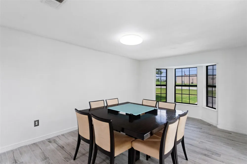 5001 Texas Avenue La Marque, TX 77568