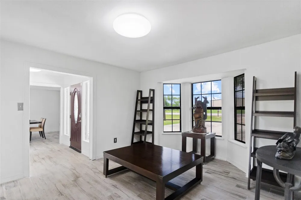 5001 Texas Avenue La Marque, TX 77568