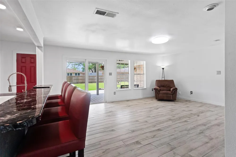 5001 Texas Avenue La Marque, TX 77568