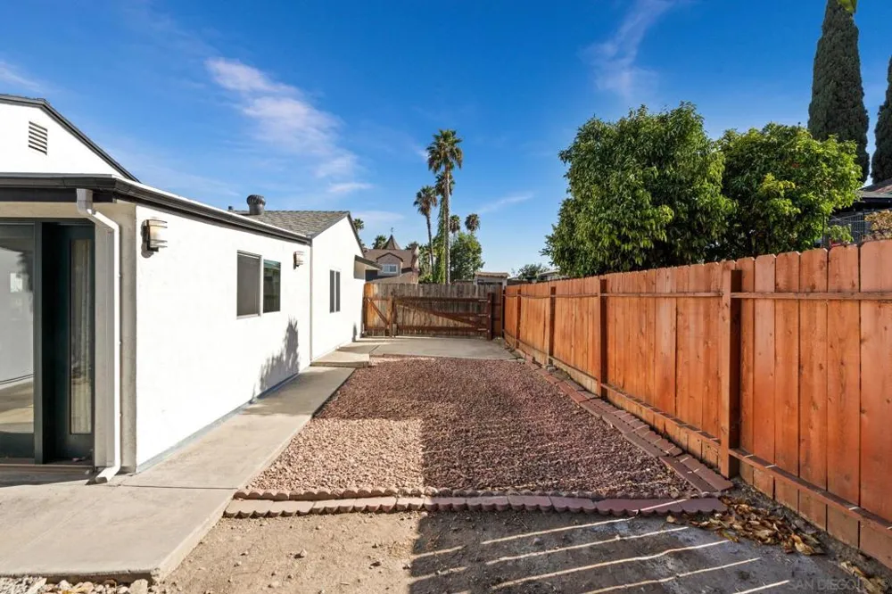 9968 Beck Santee, CA 92071