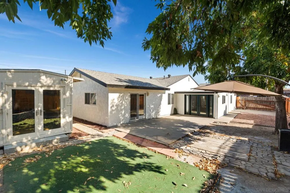 9968 Beck Santee, CA 92071