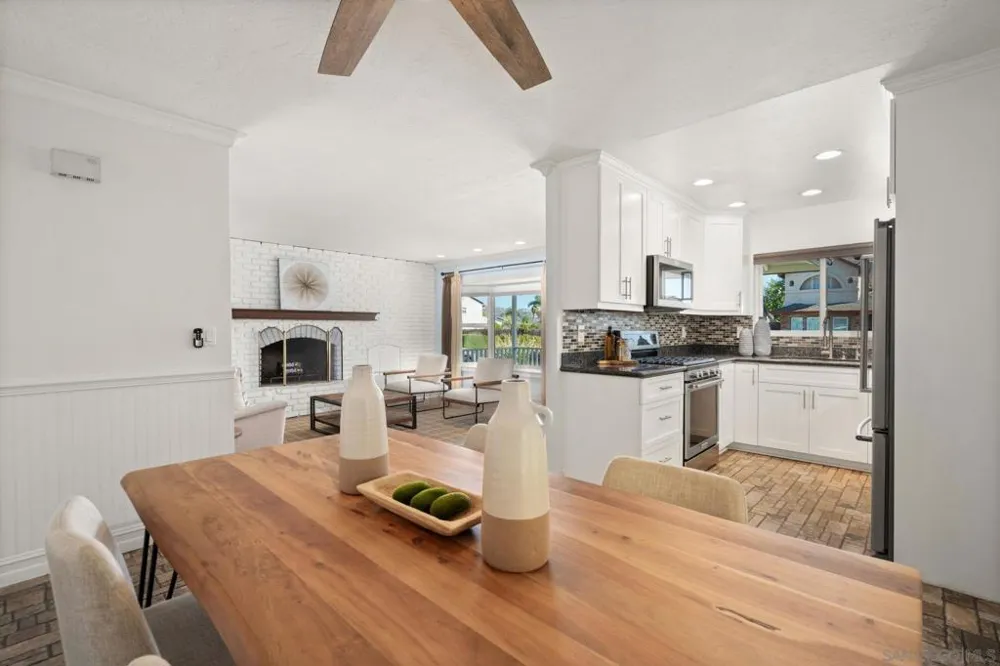 9968 Beck Santee, CA 92071