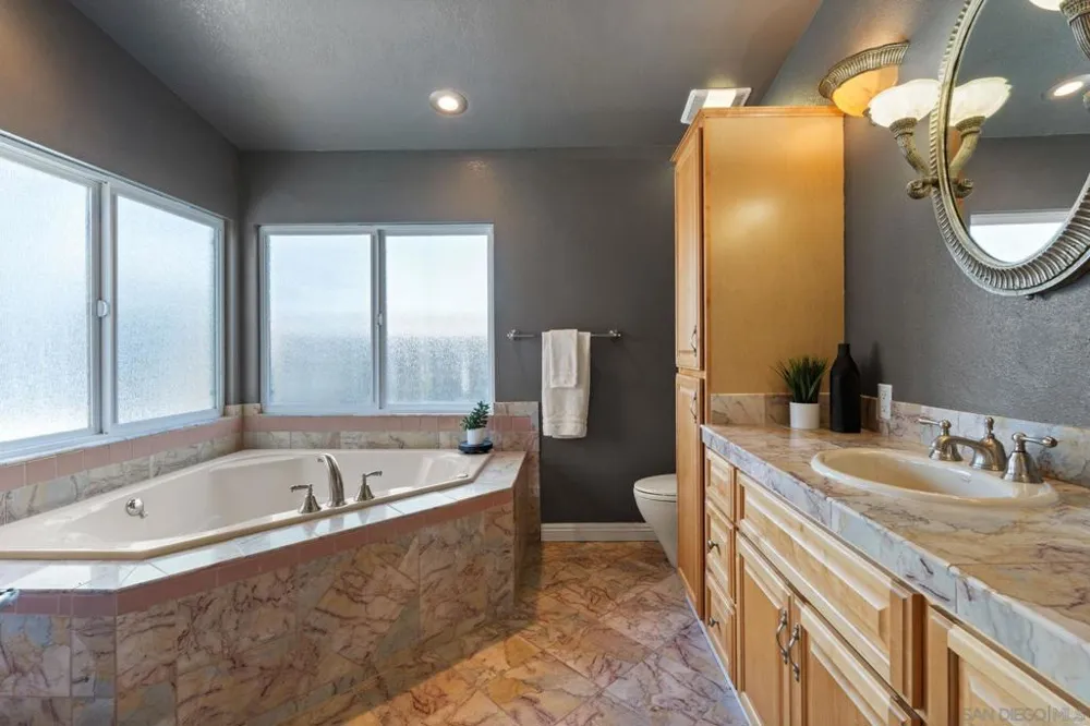 9968 Beck Santee, CA 92071