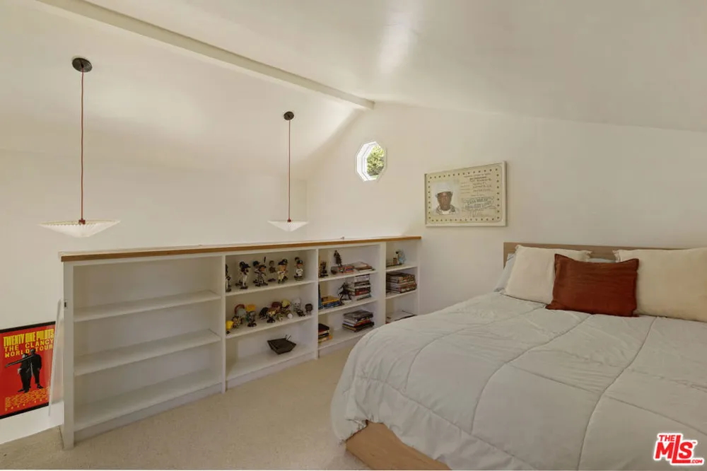8534 Walnut Drive Los Angeles, CA 90046
