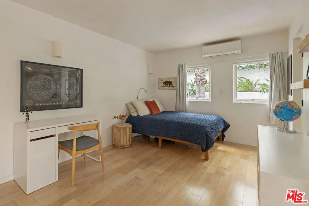 8534 Walnut Drive Los Angeles, CA 90046