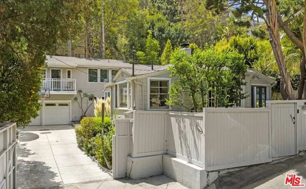 8534 Walnut Drive Los Angeles, CA 90046