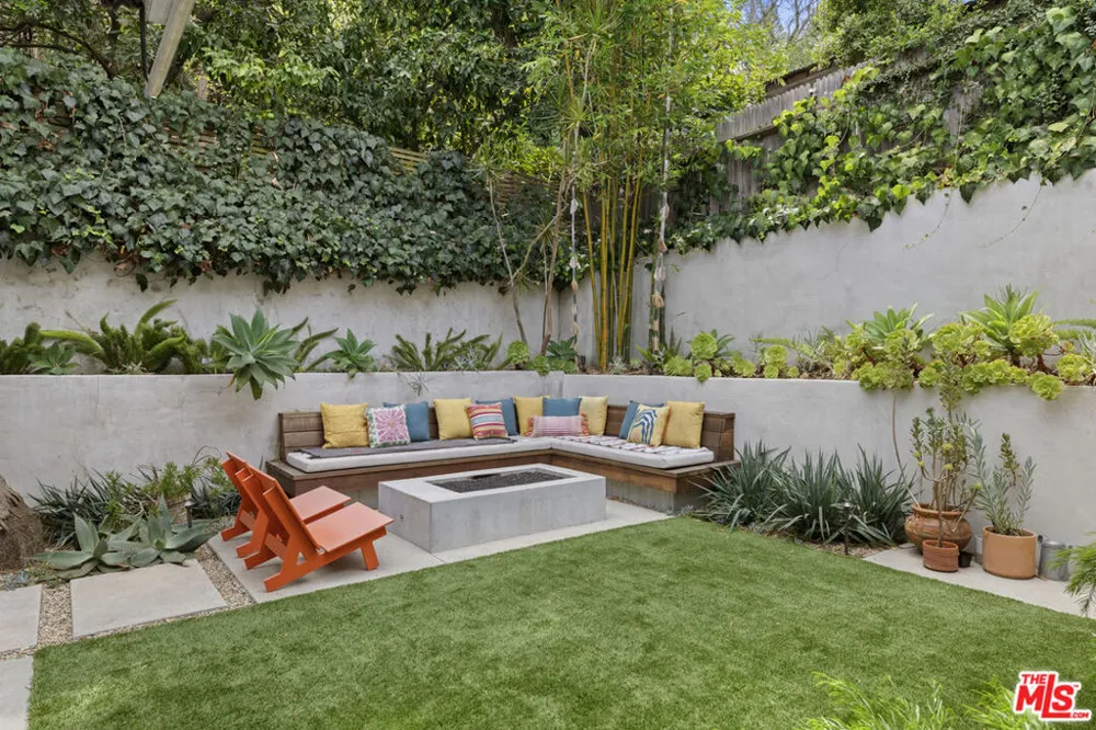 8534 Walnut Drive Los Angeles, CA 90046