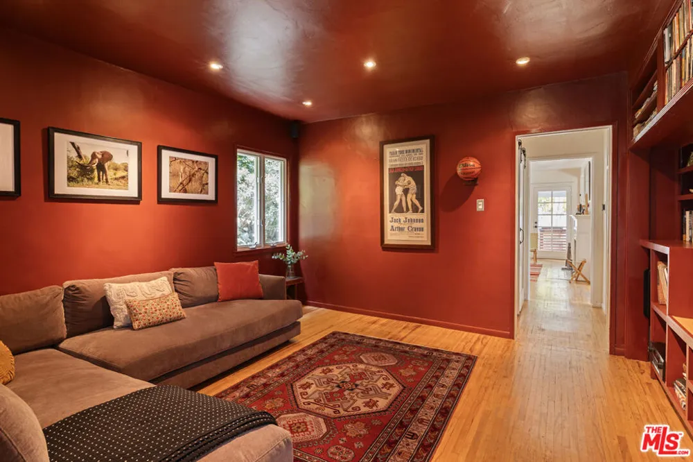 8534 Walnut Drive Los Angeles, CA 90046