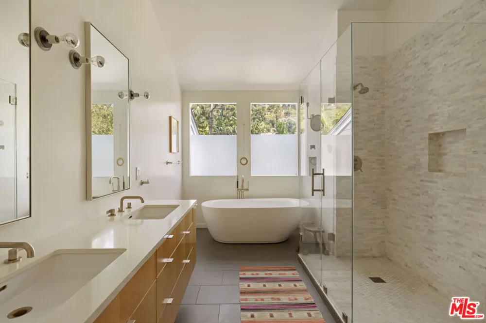 8534 Walnut Drive Los Angeles, CA 90046