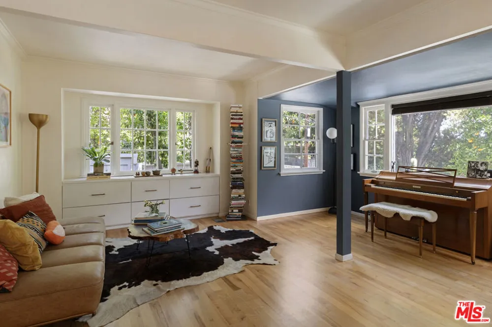 8534 Walnut Drive Los Angeles, CA 90046